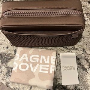 Dagne Dover Arlo Tech Organizer